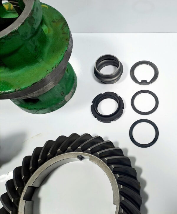 RE209082 Zestaw kół zębatych stożkowych Carraro
