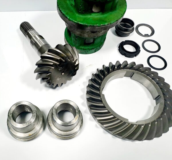 RE209082 Zestaw kół zębatych stożkowych Carraro