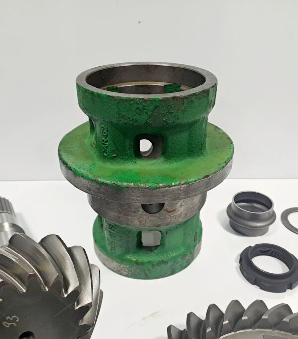 RE209082 Zestaw kół zębatych stożkowych Carraro